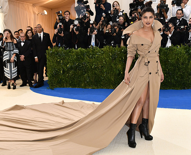 Ralph Lauren की ड्रेस में प्रियंका Priyanka chopda stunning look Inside